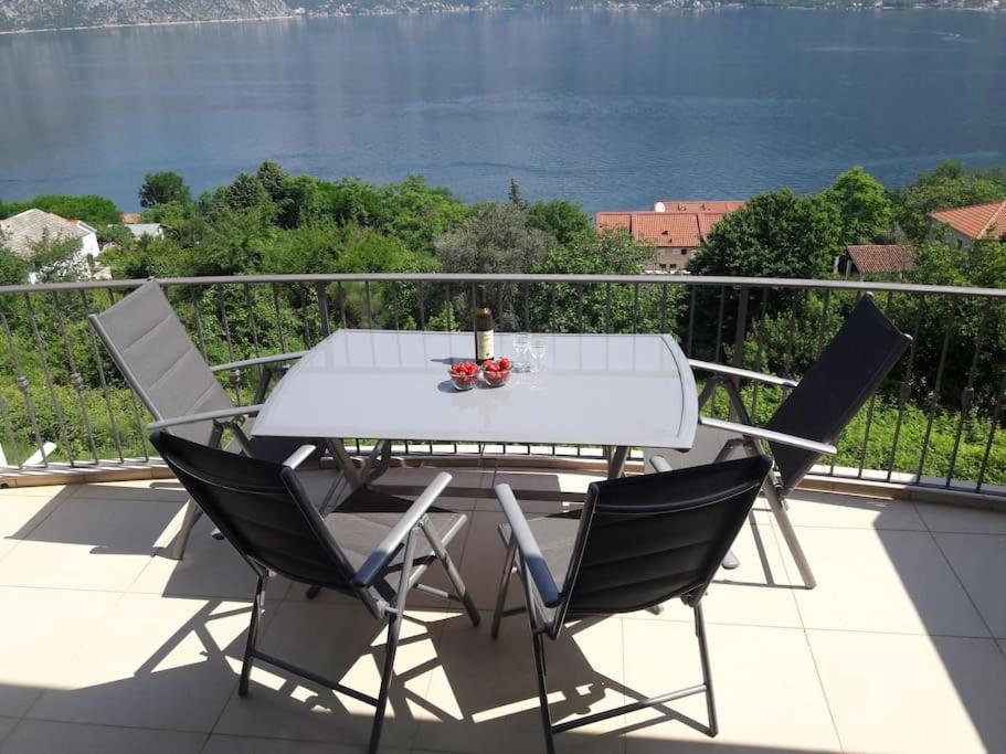 2Br Apartment With Pool โกตอร์ ภายนอก รูปภาพ