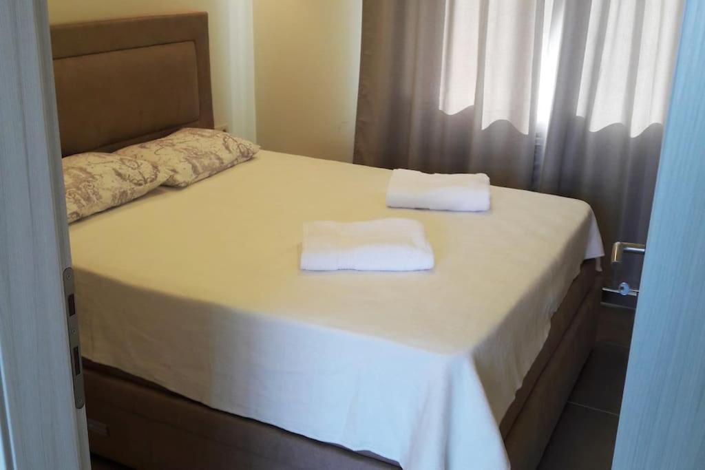 2Br Apartment With Pool โกตอร์ ภายนอก รูปภาพ