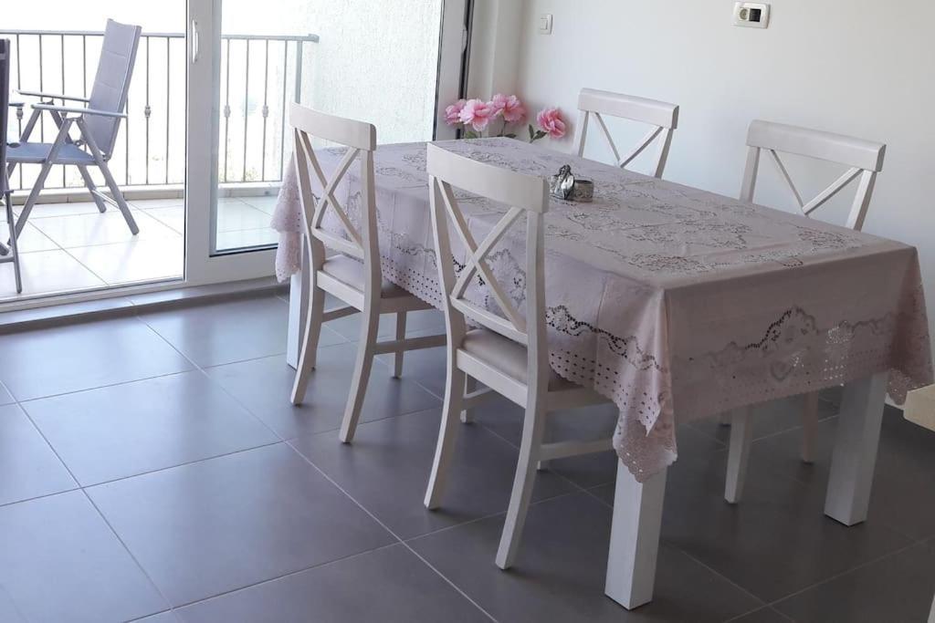 2Br Apartment With Pool โกตอร์ ภายนอก รูปภาพ