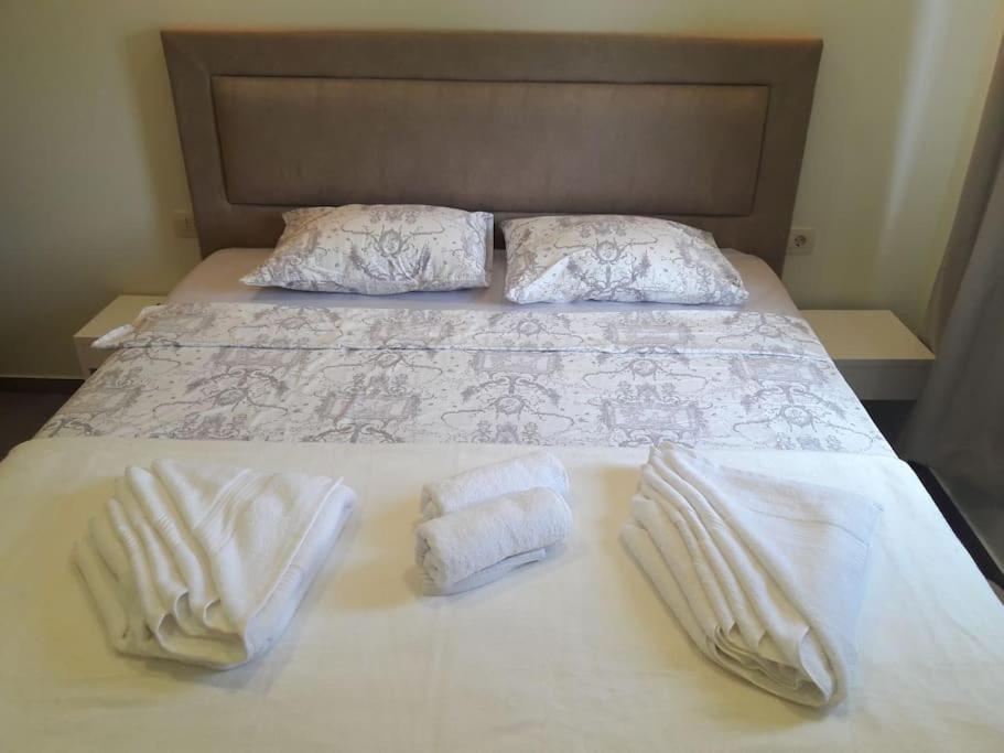 2Br Apartment With Pool โกตอร์ ภายนอก รูปภาพ